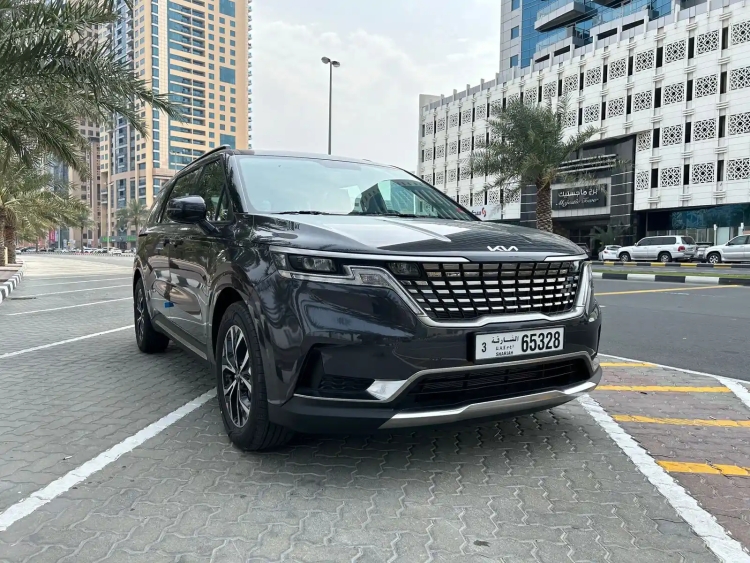 Long-Term Savings with Weekly Car Rental Dubai Options!