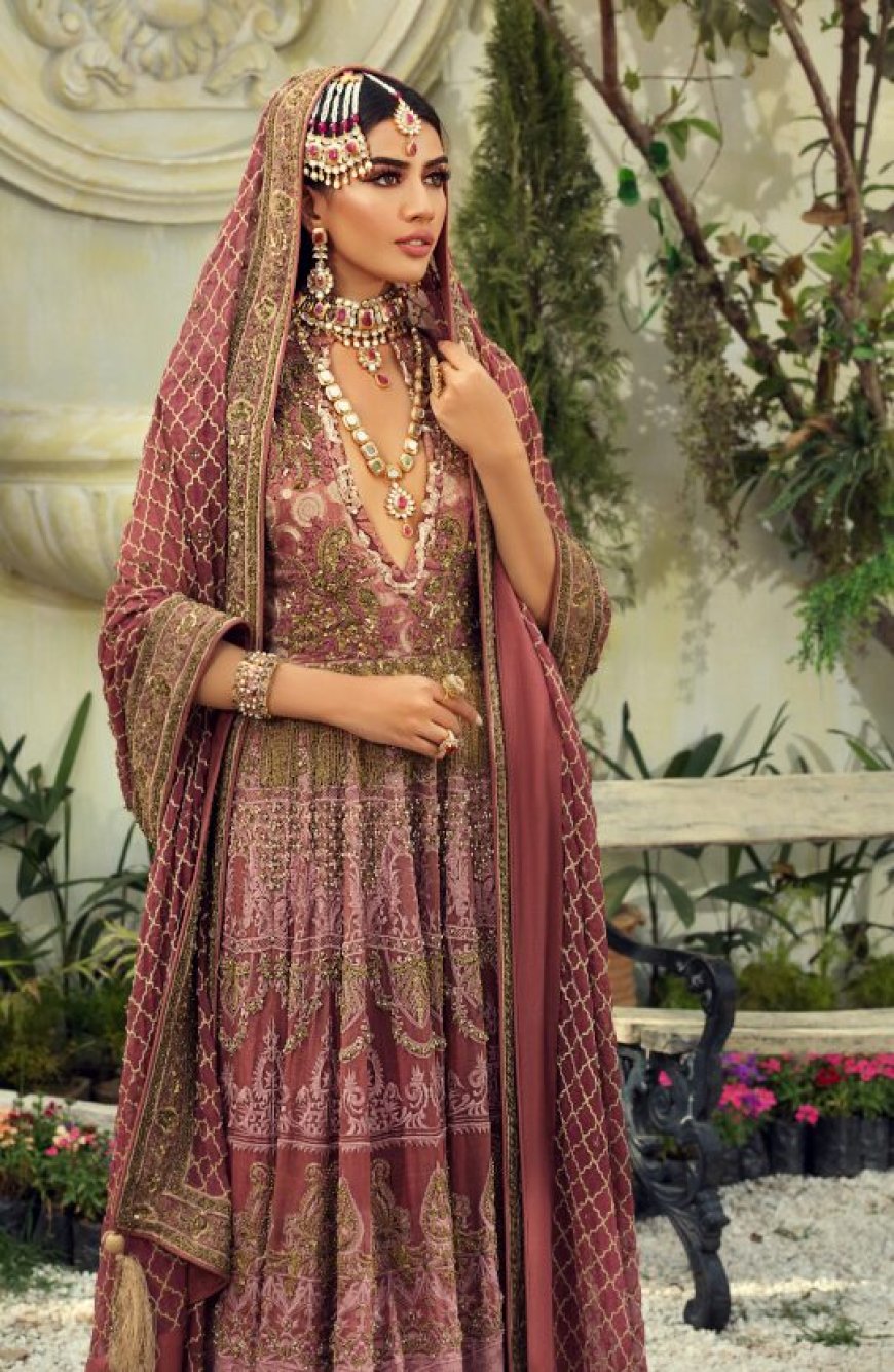 Top Trends in Pakistani Marriage Dresses for 2025 Brides