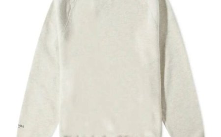 Essential Hoodie: Perfect Fit and Cozy Feel